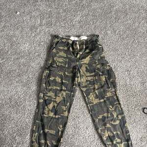 camo cargo pants